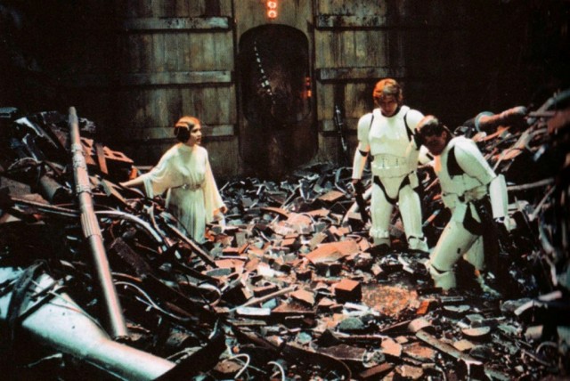 You always have a choice: screenshot from the Star Wars movie scene in the garbage compactor